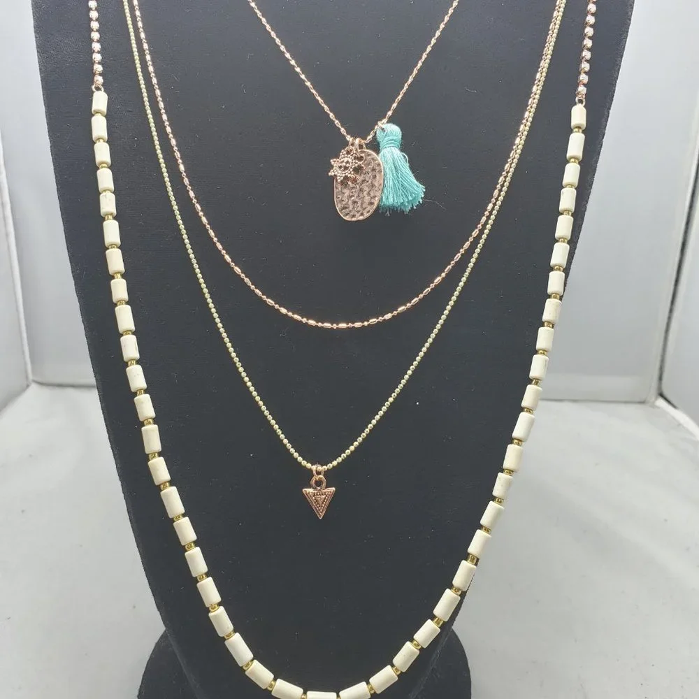 BKE 5 layered necklace rose gold chain- cream color beads - Picture 7 of 8